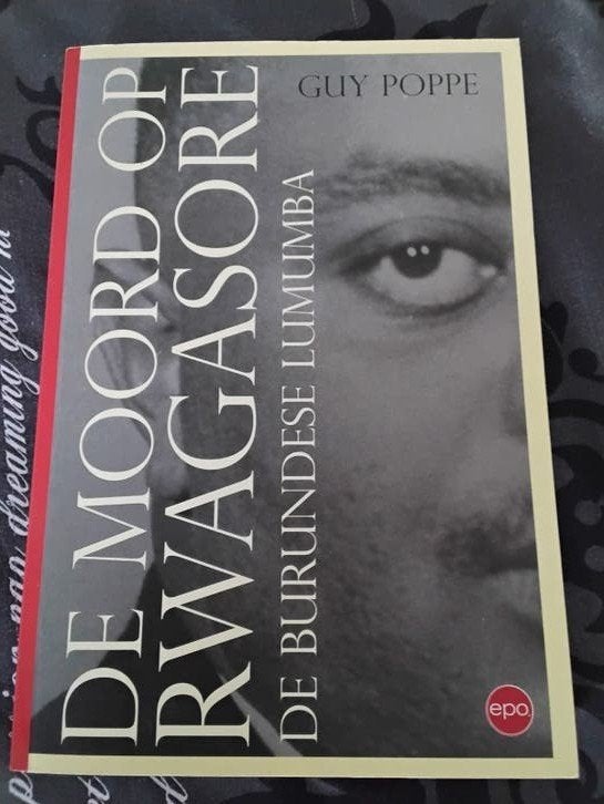 Guy Poppe - De moord op Rwagasore, Ophalen of Verzenden, Zo goed als nieuw, Guy Poppe