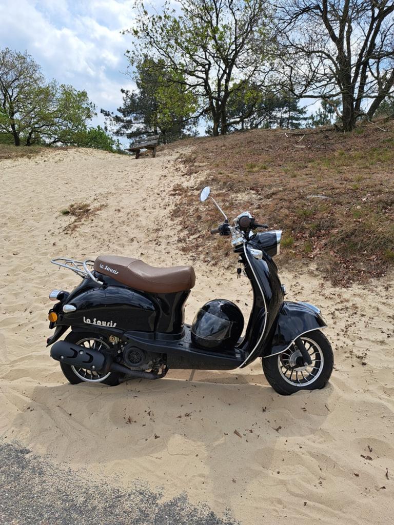 17-12-2021 ,la souris,, Fietsen en Brommers, Scooters | Overige merken, Ophalen, Zo goed als nieuw, Benzine, La souris retro