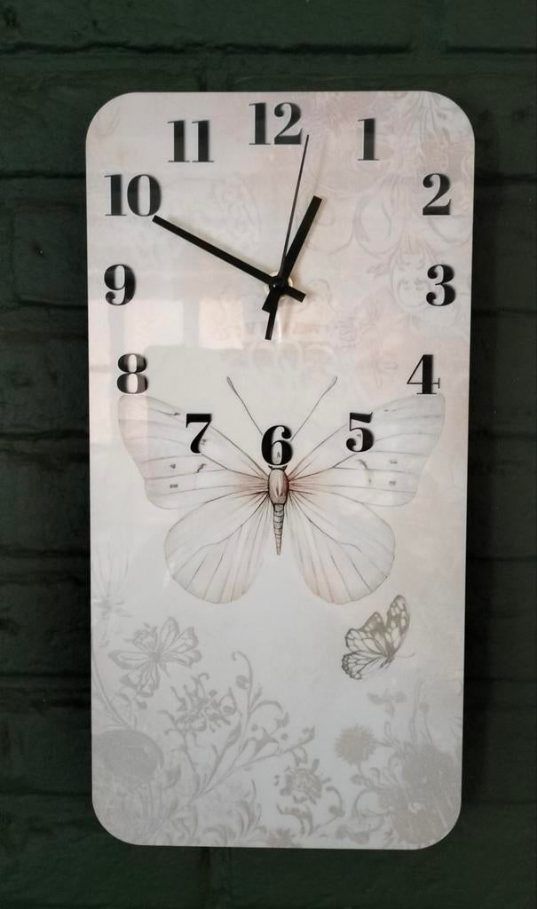 Wandklok met witte vlinder van Lieve Saar, Wandklok, Verzenden, Nieuw, Info@lievesaar.nl