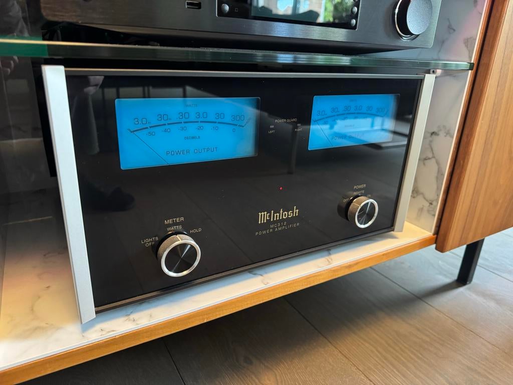 McIntosh MC312 Eindversterker - Krachtig en Verfijnd Geluid, Zo goed als nieuw, 120 watt of meer, Stereo, Ophalen