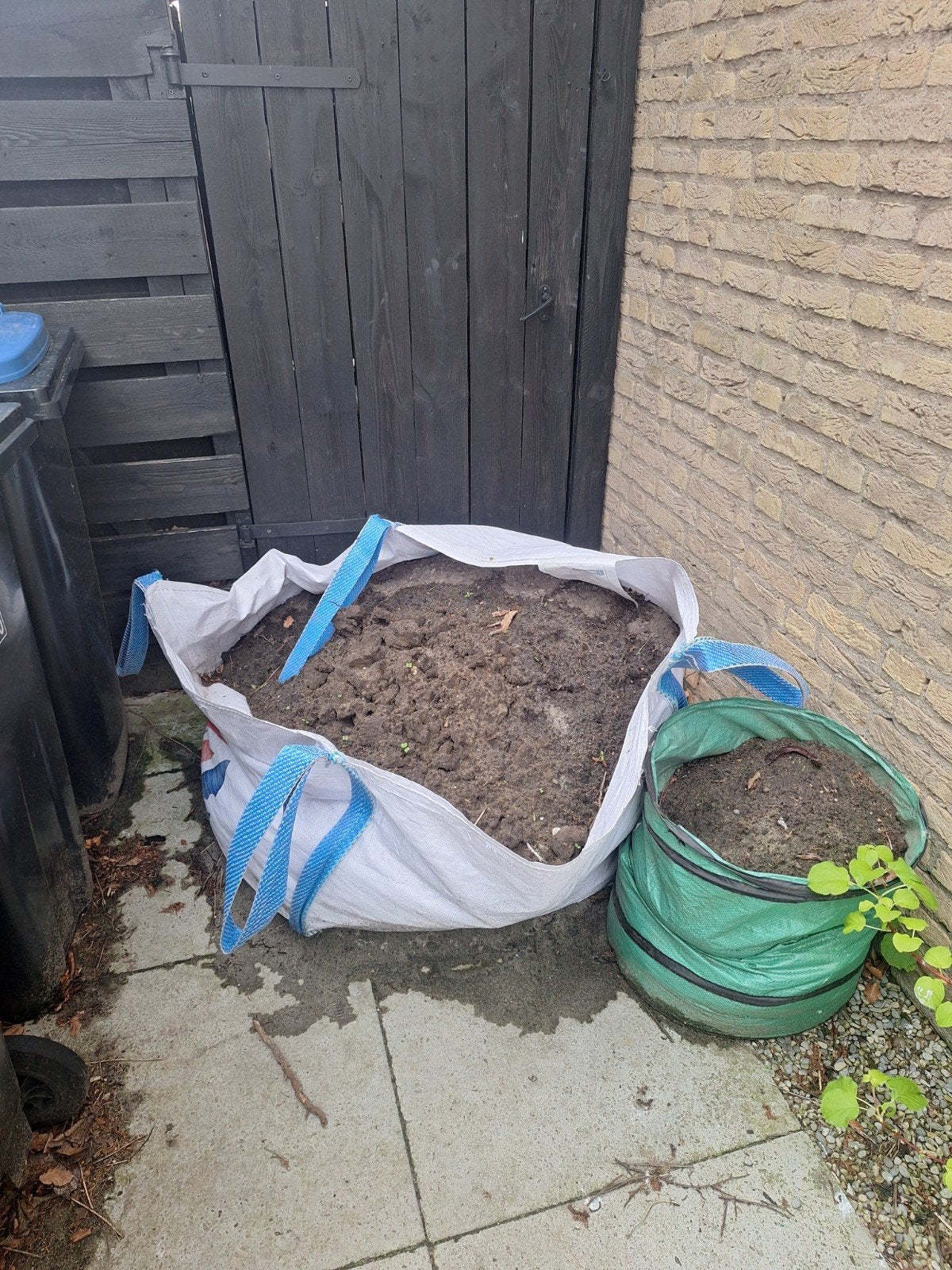 Ophoogzand / Tuinaarde in big bag 0,3-0,5 m3, Ophalen, Gebruikt, Ophoogzand