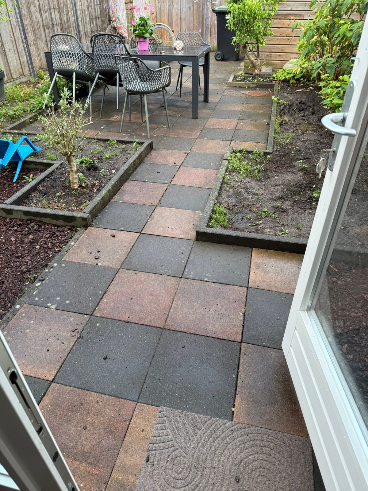 Gratis afhalen 125 stuks 40x40, Tuin en Terras, Ophalen, Gebruikt, Beton, Terrastegels