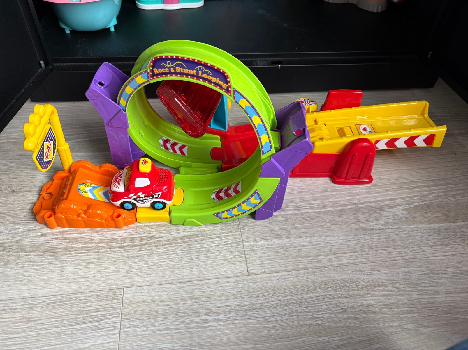 Toet toet auto & race baan, Ophalen, Zo goed als nieuw, 2 tot 4 jaar