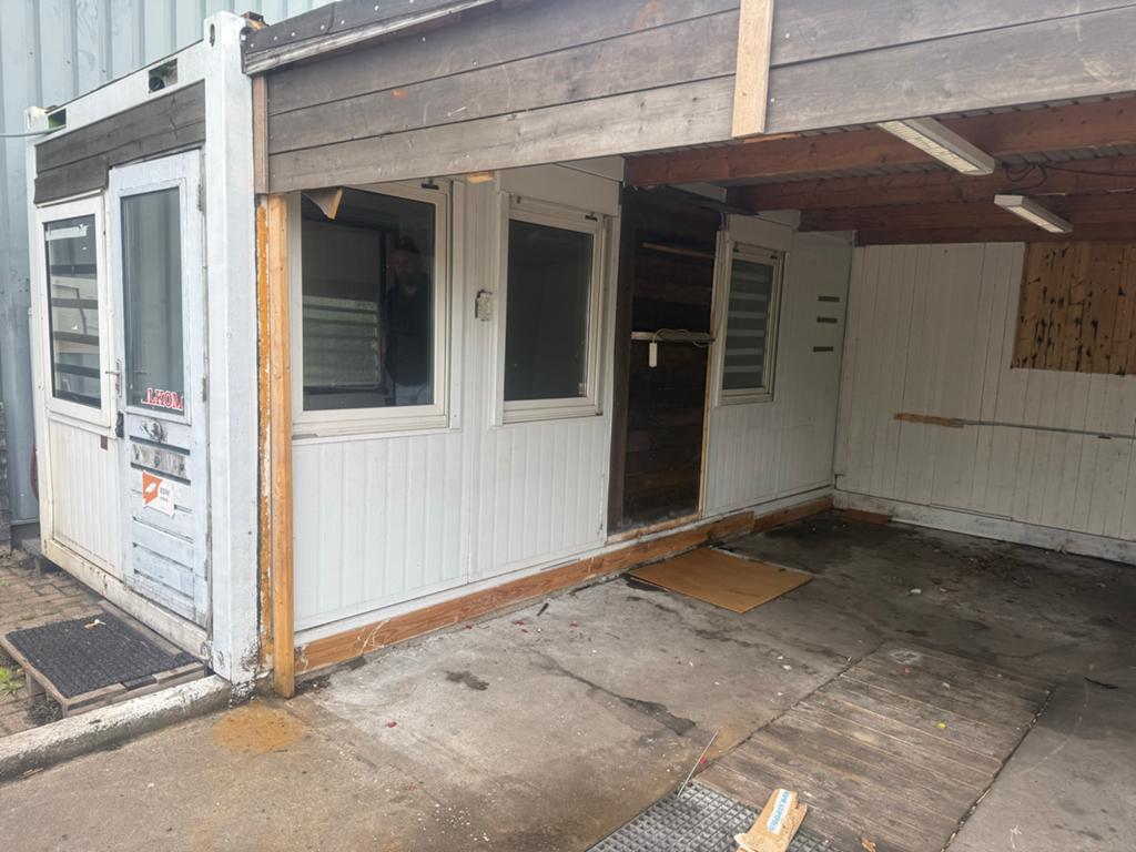 Robuuste unit container met toilet en ramen, Ophalen of Verzenden