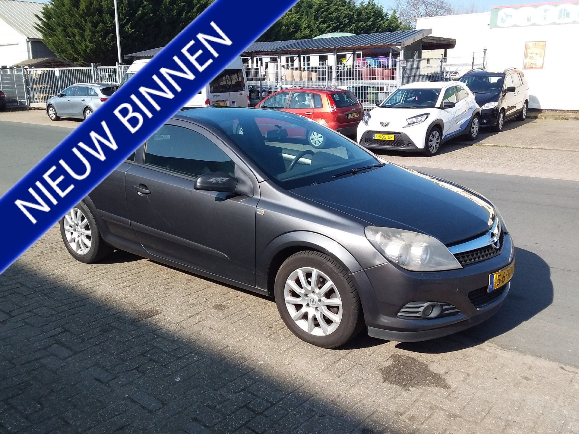 Opel Astra GTC 1.6 Temptation mooie sportieve astra coupe me, 4 cilinders, 116 pk, 49 €/maand, Origineel Nederlands