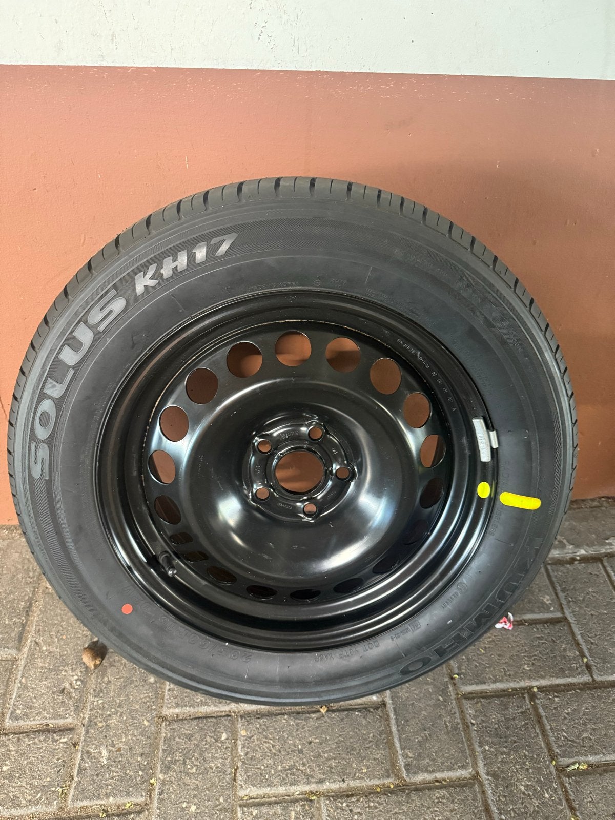 Kumho Solus KH17 205/60R16 Zomerband op stalen velg, Auto-onderdelen, Banden en Velgen, 16 inch, Banden en Velgen, Nieuw, Personenwagen