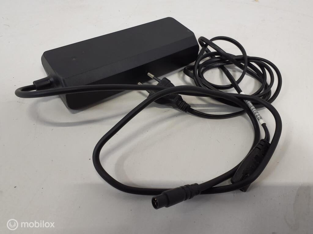 Li-ion acculader STC-8137LC