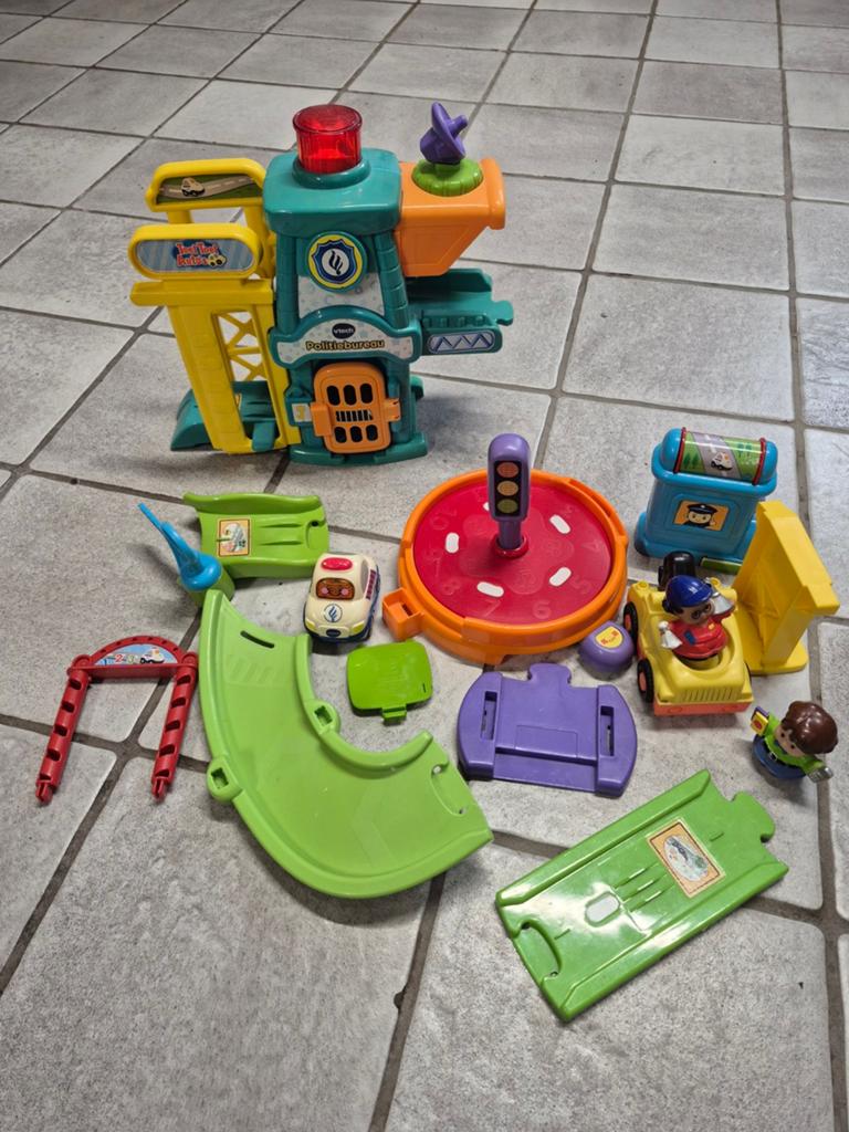VTech Toet Toet Auto's Politiebureau en meer, Kinderen en Baby's, Speelgoed | Vtech, Ophalen of Verzenden, Gebruikt, 6 maanden tot 2 jaar