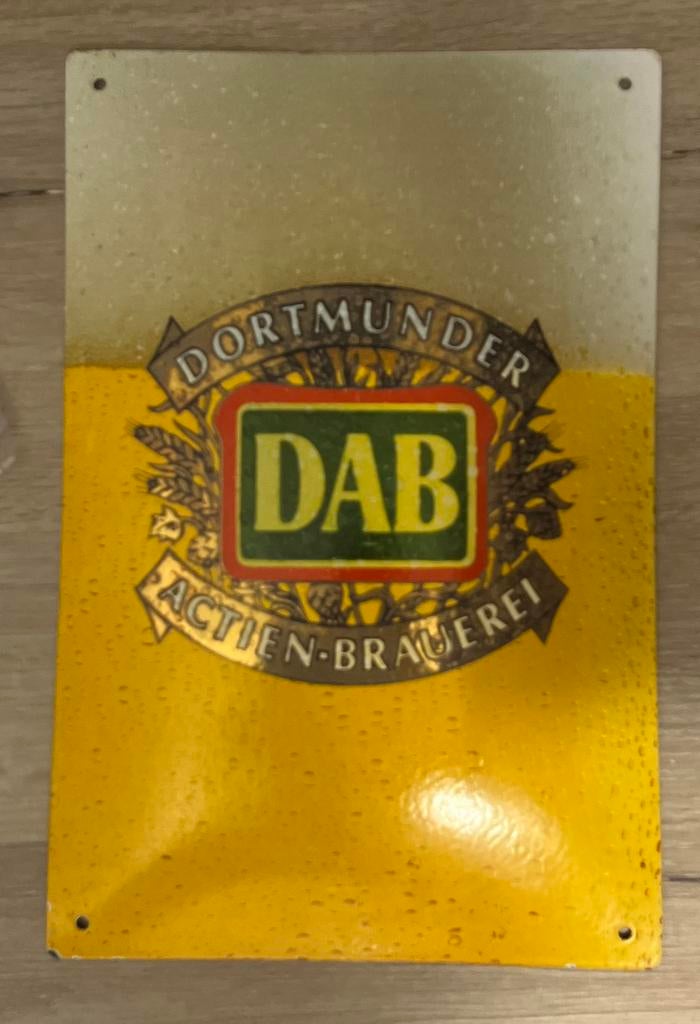 Emaille bord Dortmunder Actiën Brauerei (DAB), Verzamelen, Biermerken, Ophalen of Verzenden, Gebruikt, Reclamebord, Plaat of Schild