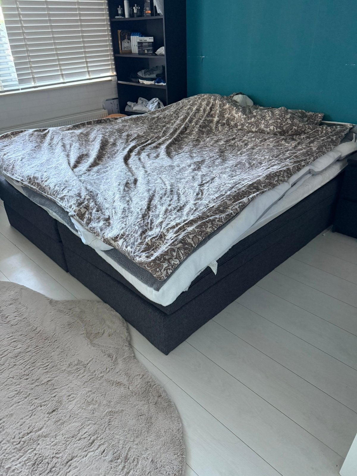 Gratis bed 180x 200, Antiek en Kunst, Antiek | Meubels | Bedden, Ophalen of Verzenden