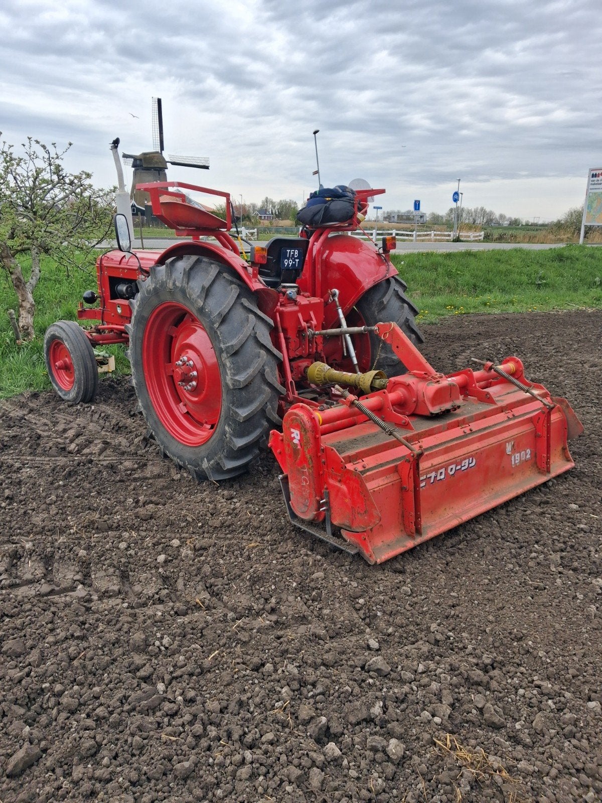 Frees 2 meter breed, Ophalen, Grondbewerking