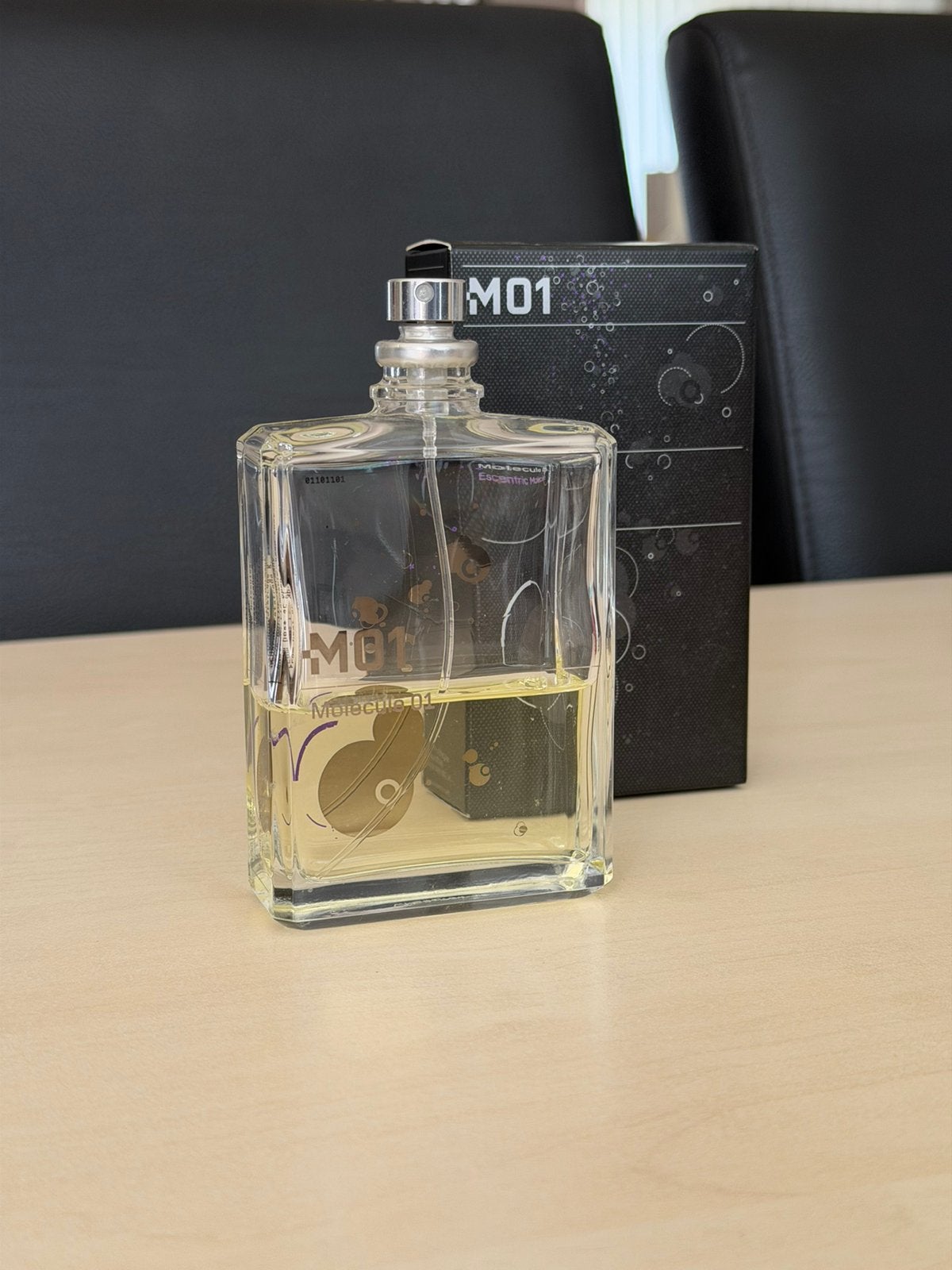 Escentric Molecules Molecule 01, Sieraden, Tassen en Uiterlijk, Uiterlijk | Parfum, Verzenden, Zo goed als nieuw