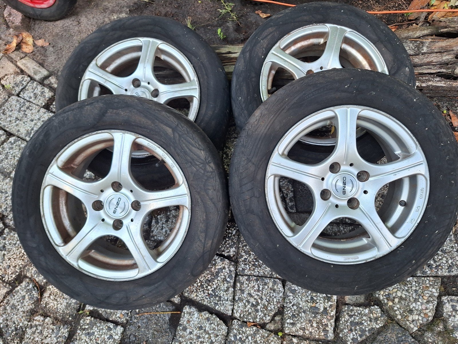 ENZO  Velegen met alle seasonbanden ., Auto-onderdelen, Ophalen, 14 inch, Gebruikt, Banden en Velgen
