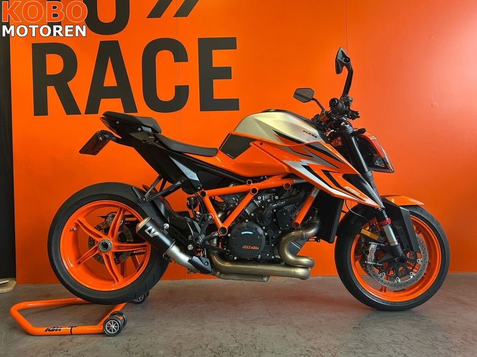 KTM 1290 SUPERDUKE R (bj 2023), 2 cilinders, KTM, Motorrijbewijs A, Bedrijf
