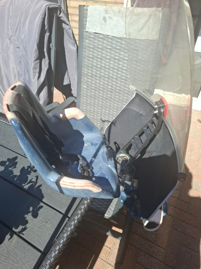 Fietsstoeltje met windscherm, Ophalen, Gebruikt, Onbekend, Voorzitje