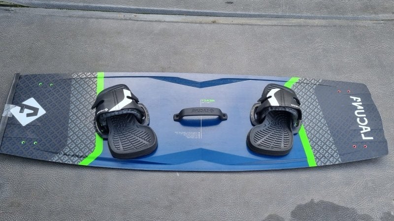 LACUNA REACT 139 x 42 twintip kiteboard new 249 eu vaarklaar, Twintip, Kiteboard, Nieuw, Ophalen of Verzenden