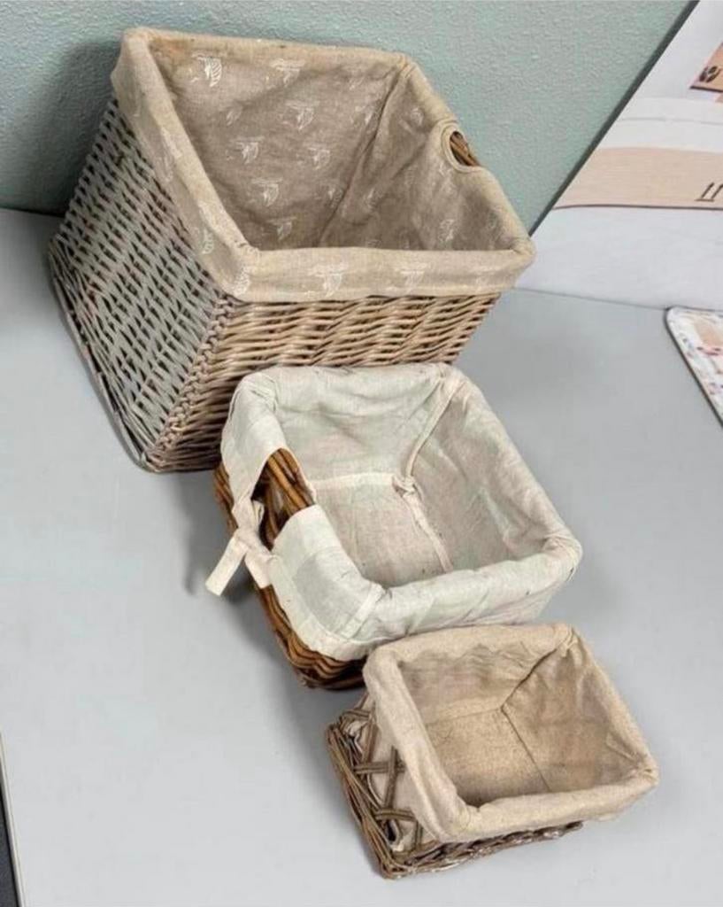 3x Vintage riet Rieten gevlochten mand manden opberg-bakken, Huis en Inrichting, Woonaccessoires | Schalen en Manden, Mand, Ophalen of Verzenden