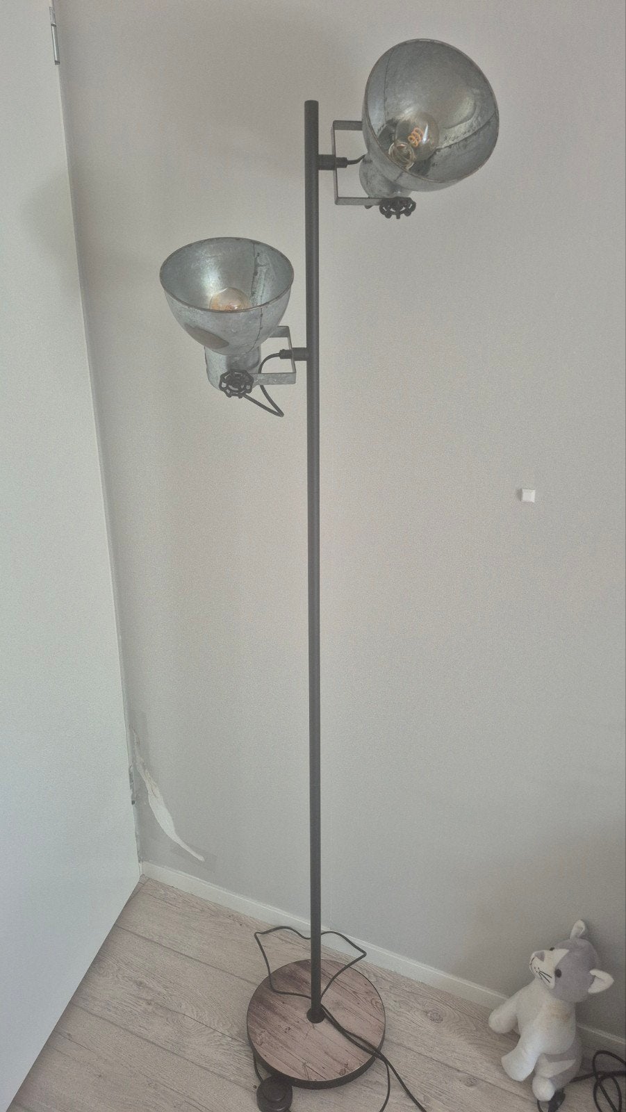 Een retro staande vloerlamp, Ophalen, E27 (groot), Zo goed als nieuw, 150 tot 200 cm