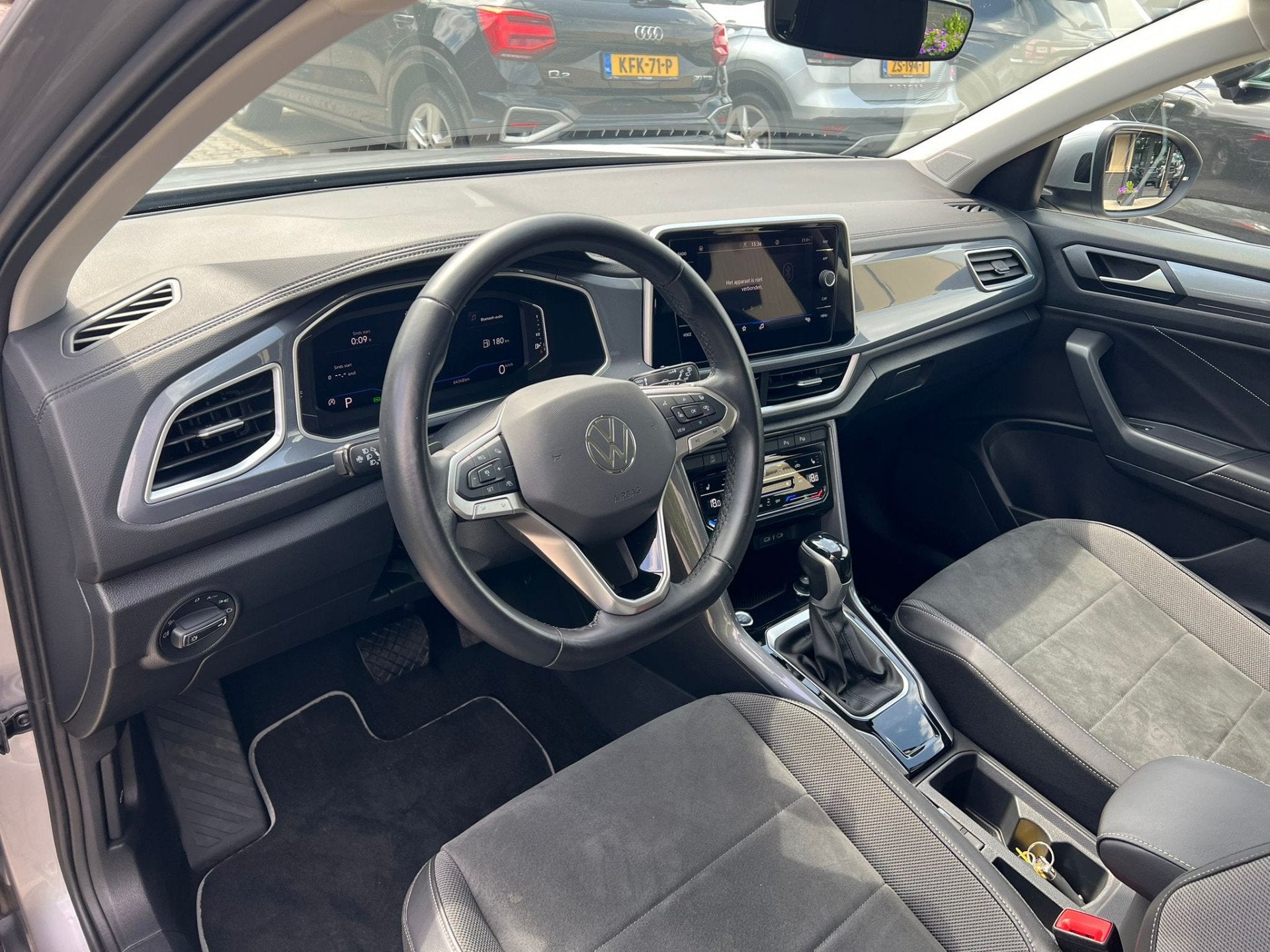 Volkswagen T-Roc 1.5 TSI Style plus virtual cockpit, stoelve, Auto's, Gebruikt, Zwart, 150 pk, Bedrijf