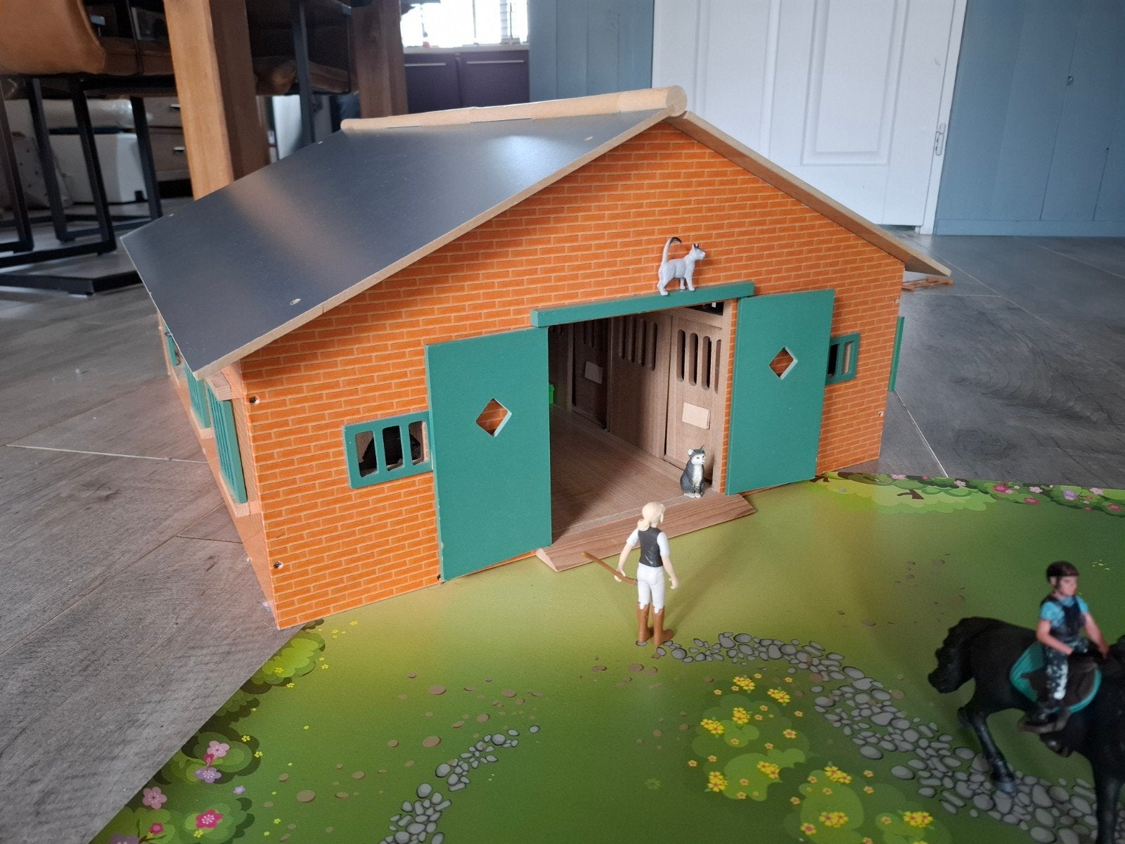 Speelkleed en houten paardenstal voor schleich en playmobil, Ophalen