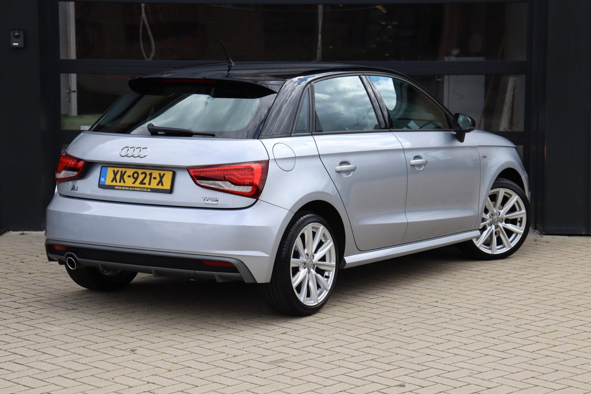 Audi A1 Sportback 1.0 TFSI Pro Line | NAP | S-Line | Cruise, Voorwielaandrijving, Euro 6, 95 pk, 4 stoelen