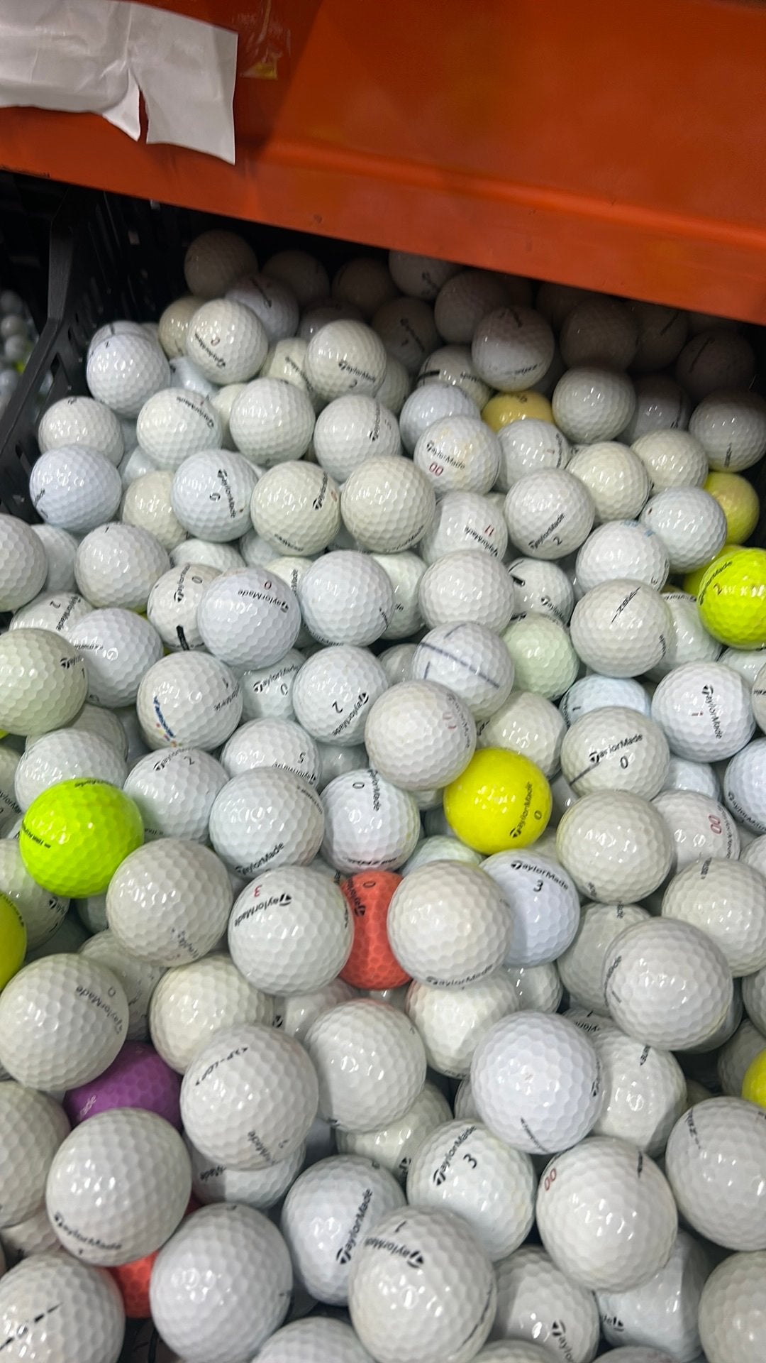 100 Stuks TaylorMade Mix Golfballen, Sport en Fitness, Ophalen of Verzenden, Zo goed als nieuw, Bal(len)