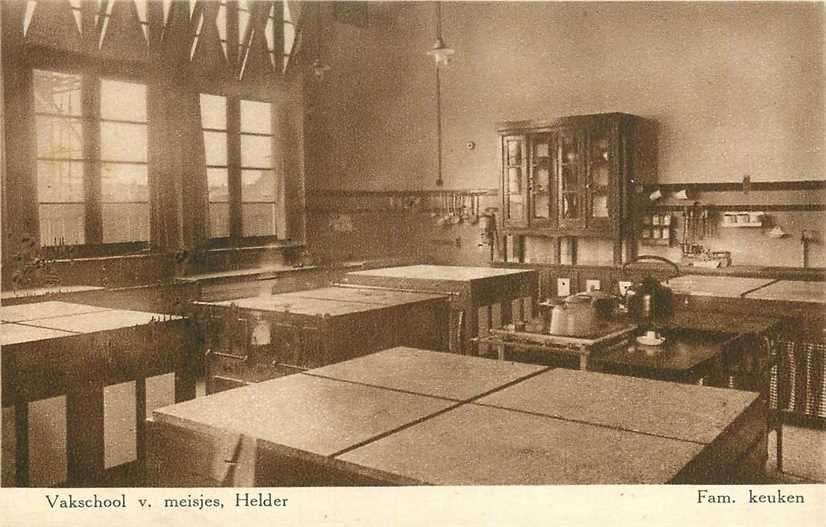 300-466-049 Den Helder Vakschool v meisjes, Verzenden, Voor 1920, Noord-Holland