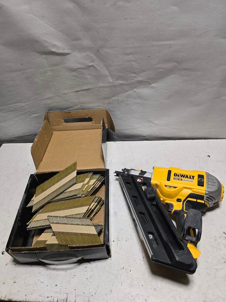 DeWALT XR Li-ion Constructietacker DCN692N-XJ 18v body, Ophalen of Verzenden, Zo goed als nieuw, N.v.t, N.v.t