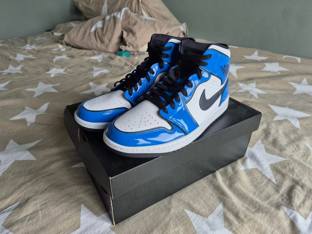 Nike Air Jordan 1 Mid Signal Blue US10 Nieuw, Blauw, Nieuw, Ophalen of Verzenden, Sneakers of Gympen