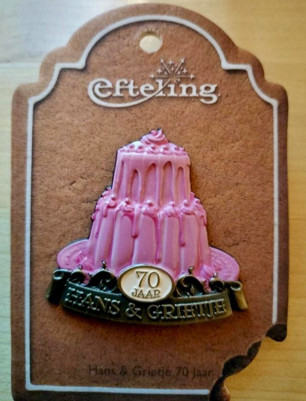 Efteling pin: Jubileum 2025 – Hans & Grietje 70 jaar, Verzamelen, Verzenden, Nieuw, Button of Speldje