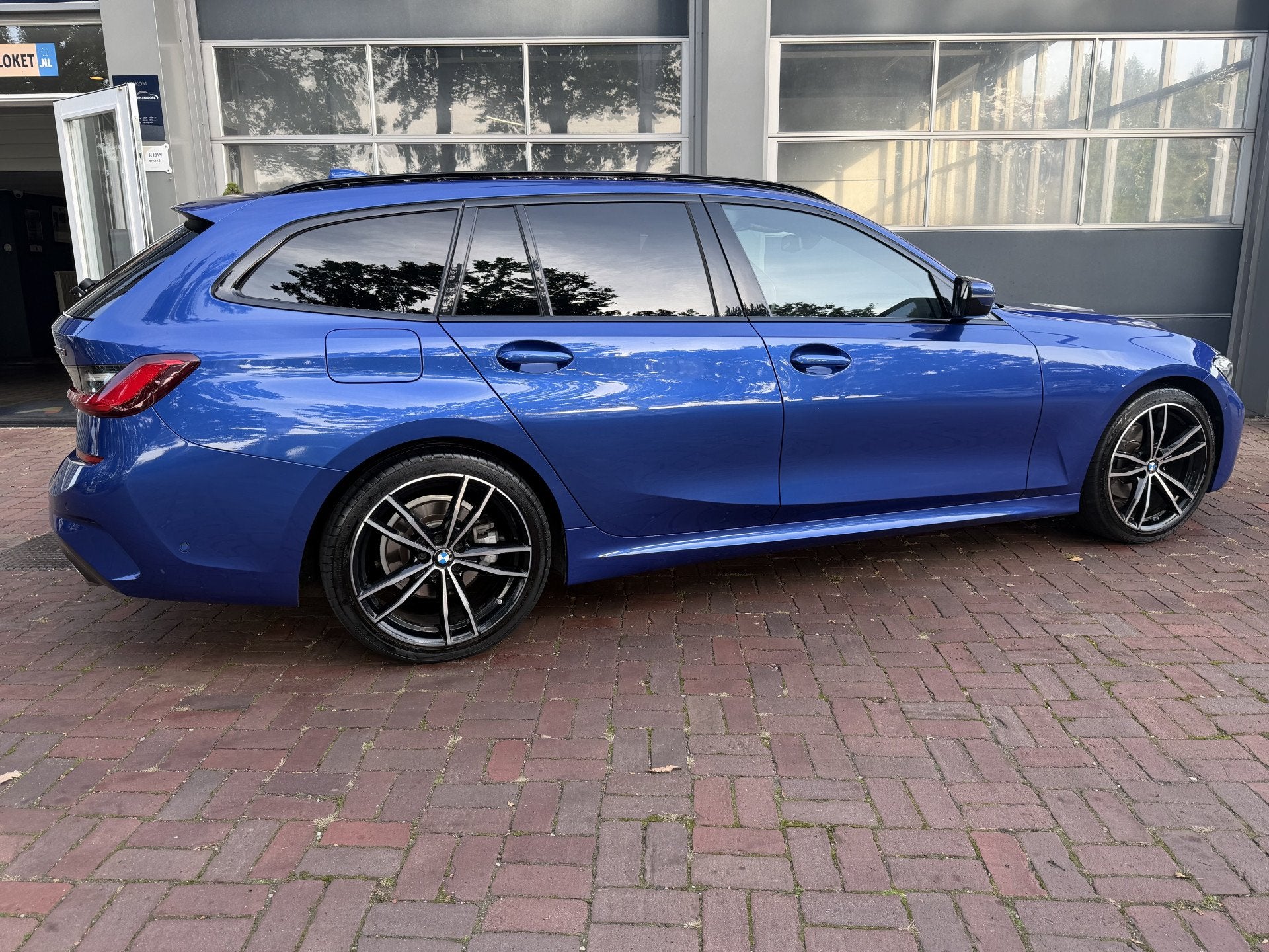 BMW 3 Serie Touring 320d High Executive Bj 2021 191PK Dealer, Auto's, Automaat, Dealer onderhouden, Achterwielaandrijving, 4 cilinders
