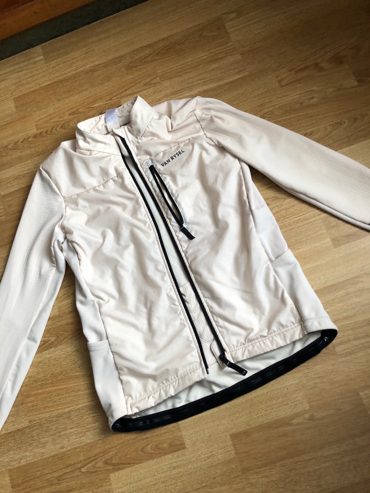 Van Rysel fietsjack L, bw100, lengte 61 cm, Kleding | Dames, Sportkleding, Ophalen of Verzenden, Gedragen, Maat 42/44 (L), Hardlopen of Fietsen