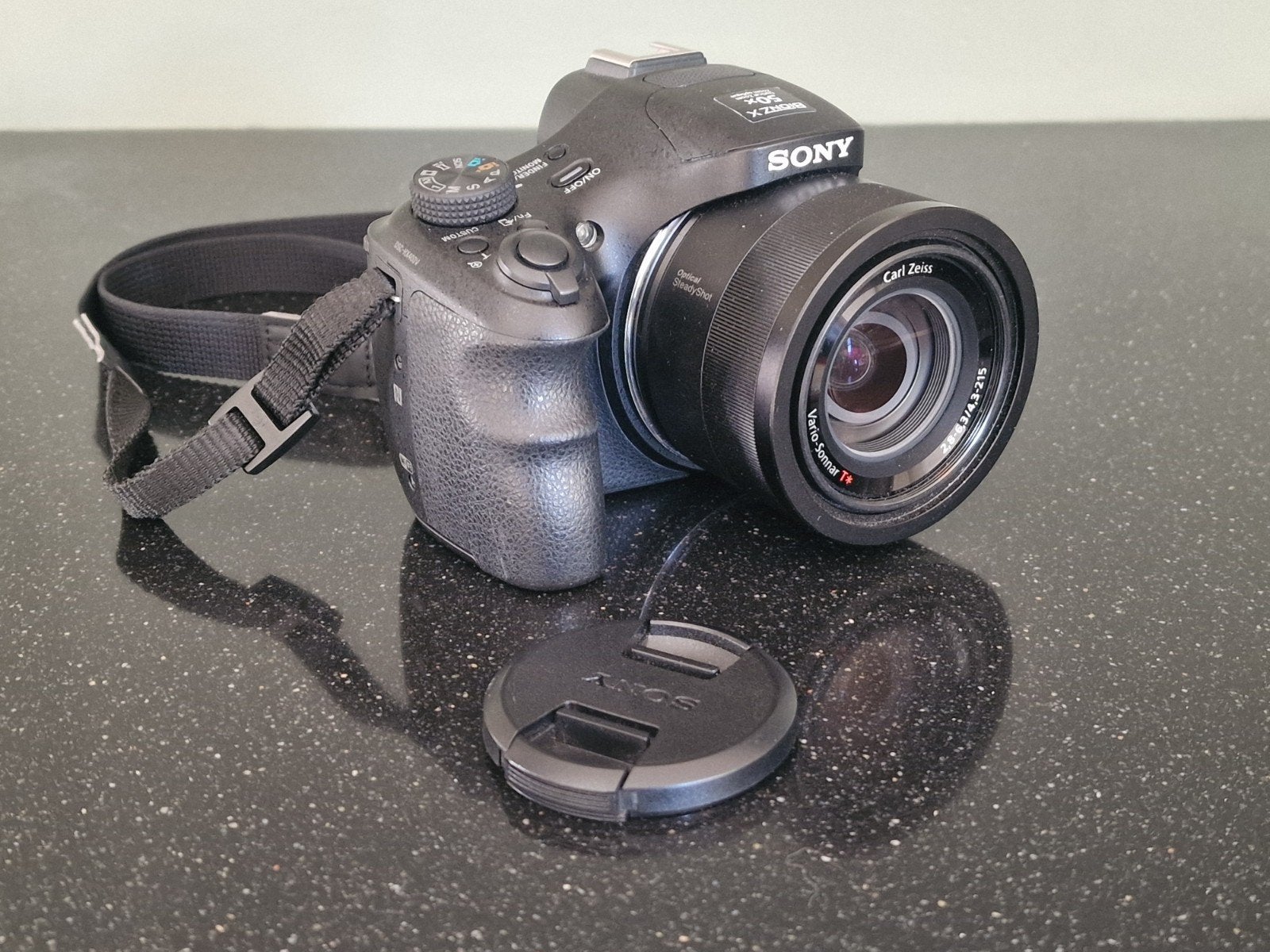 Sony Cyber shot DSC HX400V met extra accu en nekband

Te koo, Ophalen, Kantelbaar/draaibaar scherm, Accu, Sony