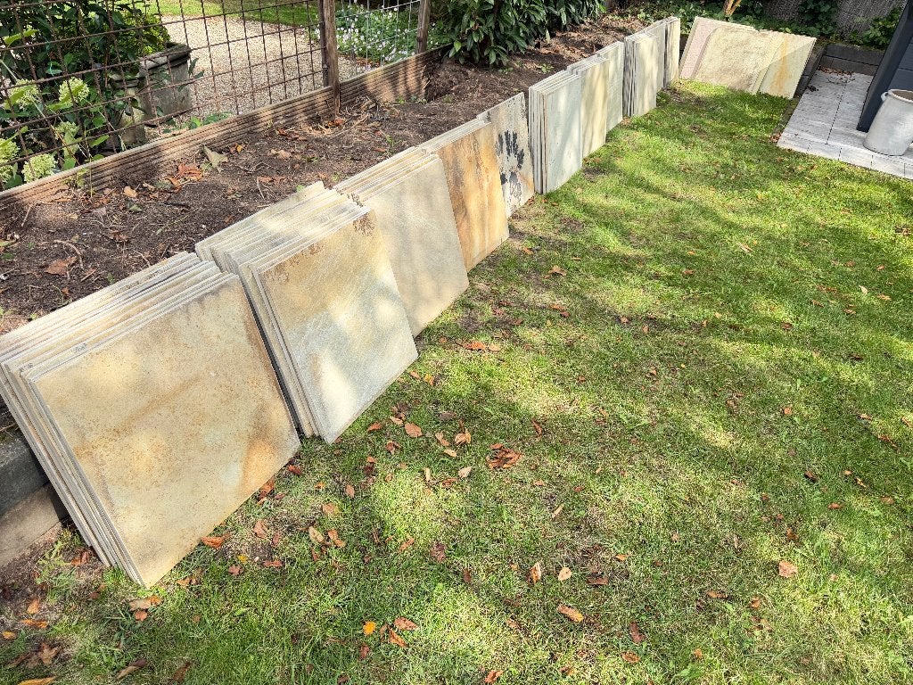 Te koop: Jura (Gelb) tegels (50x 50cm, 55 stuks ca 13,5 m2), Doe-het-zelf en Verbouw, Tegels, Ophalen, Gebruikt, 40 tot 60 cm