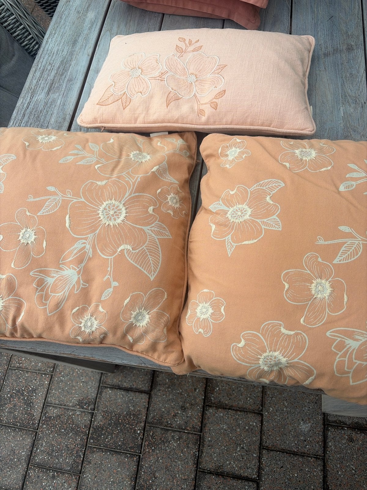3 Riviera Maison Sierkussens - Perzik met Bloemenprint, Meerkleurig, Riviera Maison, Afneembare hoes, Vierkant