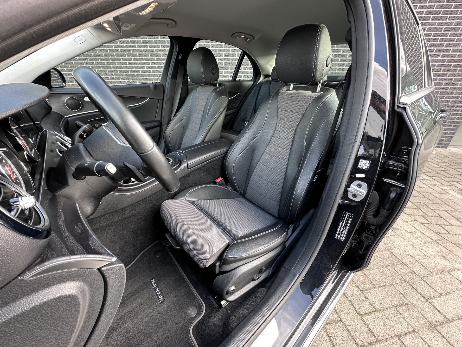 Mercedes-Benz E-Klasse 200 Premium | Navigatie | Camera | St, Auto's, Automaat, Gebruikt, Euro 6, 4 cilinders