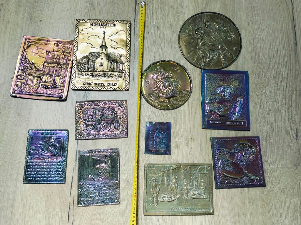 Collectie van 12 koperen/messing reliëfplaten, Antiek en Kunst, Ophalen of Verzenden