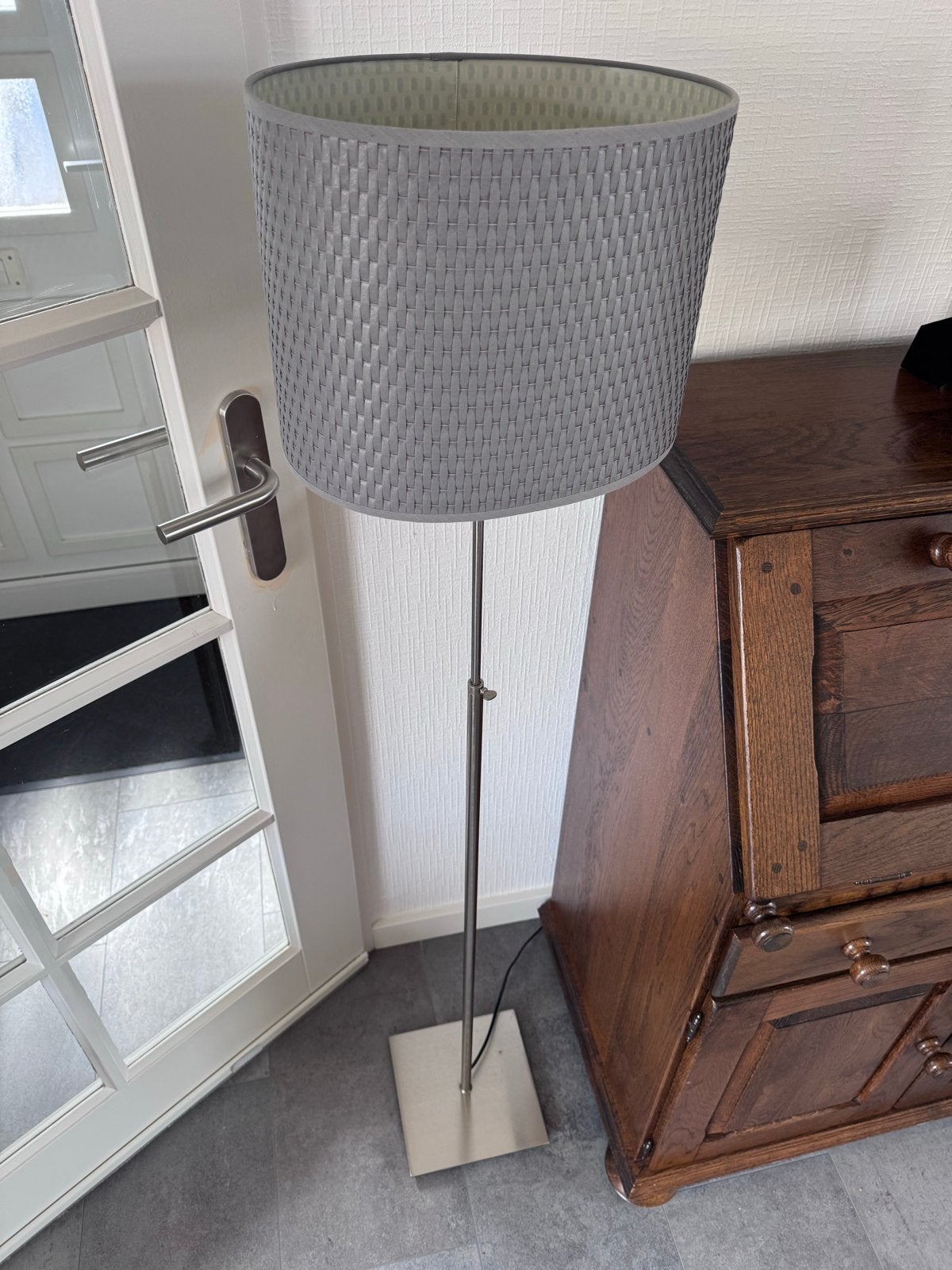 Stijlvolle staande lamp met LED, 143 cm hoog, Ophalen, Gebruikt, Metaal, 100 tot 150 cm