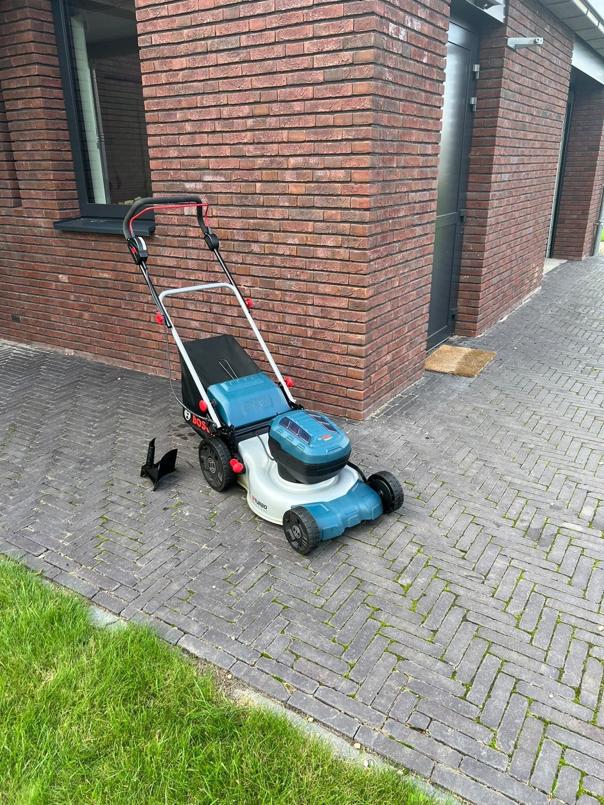 Bosch Professional GRA 18V2-46 Accu Grasmaaier, Tuin en Terras, Ophalen, Cirkelmaaier, Gebruikt, Accu-grasmaaier