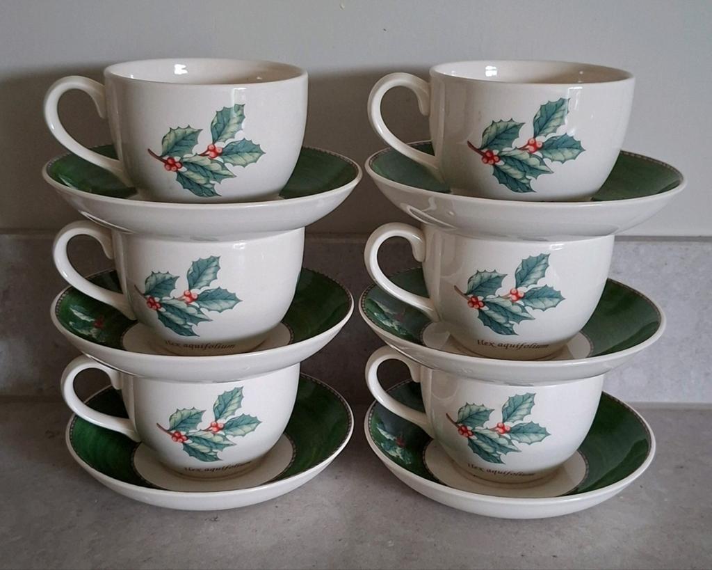 Wedgwood Sarah's Garden Kerstservies - 6x Kop en Schotel -, Ophalen of Verzenden, Zo goed als nieuw, Wedgwood, Kop(pen) en/of Schotel(s)