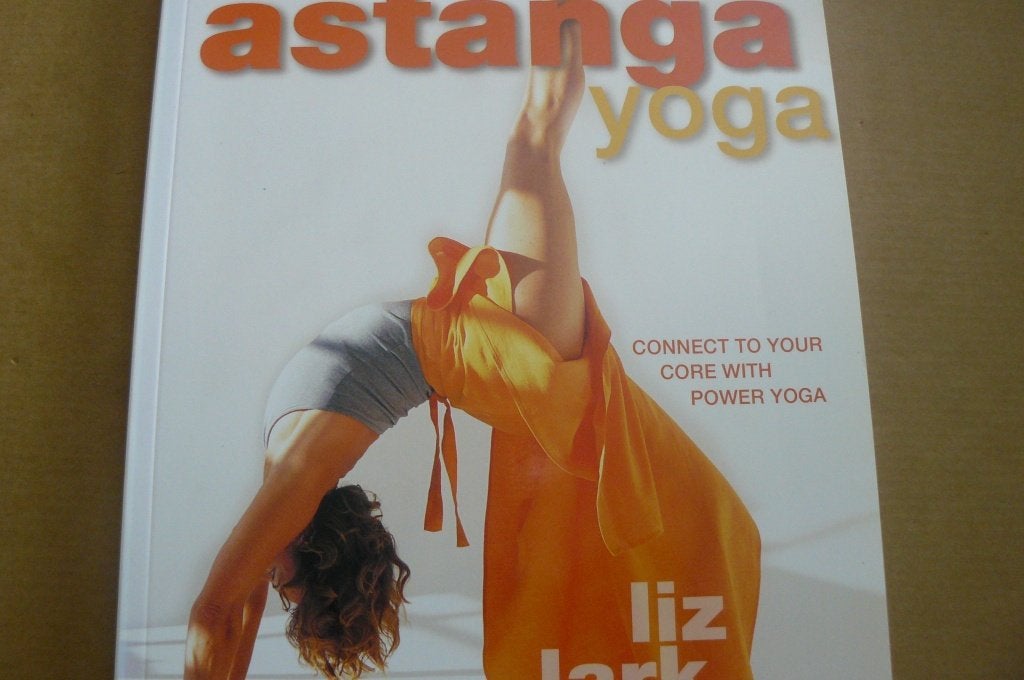ASTANGA YOGA / Liz Lark / power yoga / connect to your core, Ophalen of Verzenden, Zo goed als nieuw, Overige onderwerpen, Achtergrond en Informatie