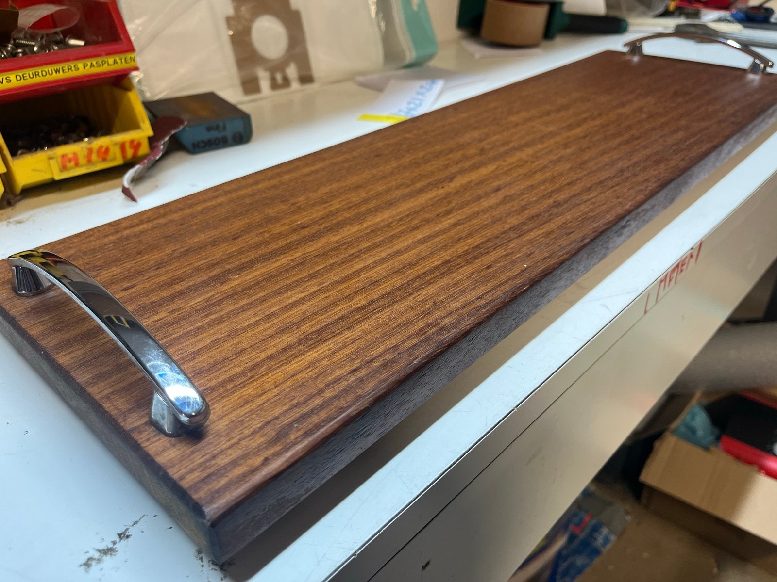 Nieuwe massief Mahonie snijplank/werkplank met handvaten, Hout, Snij-/serveerplank, Nieuw, Ophalen of Verzenden