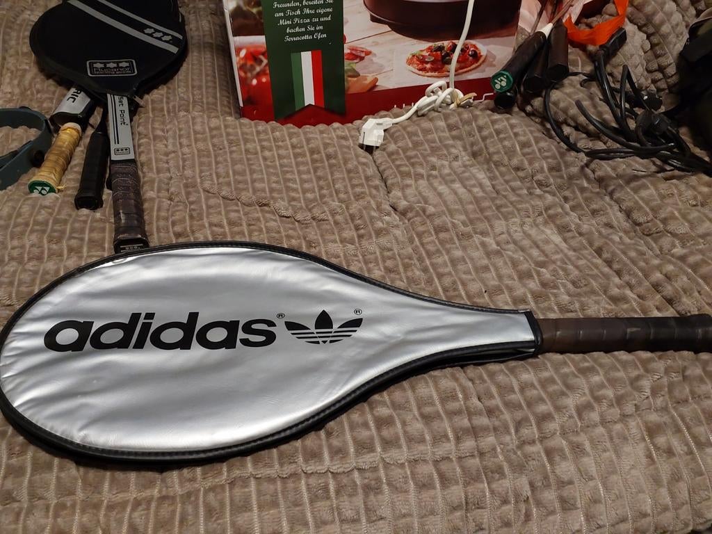 Vintage Adidas Nastase Club Tennisracket met hoes, Gebruikt, Racket, L3, Ophalen