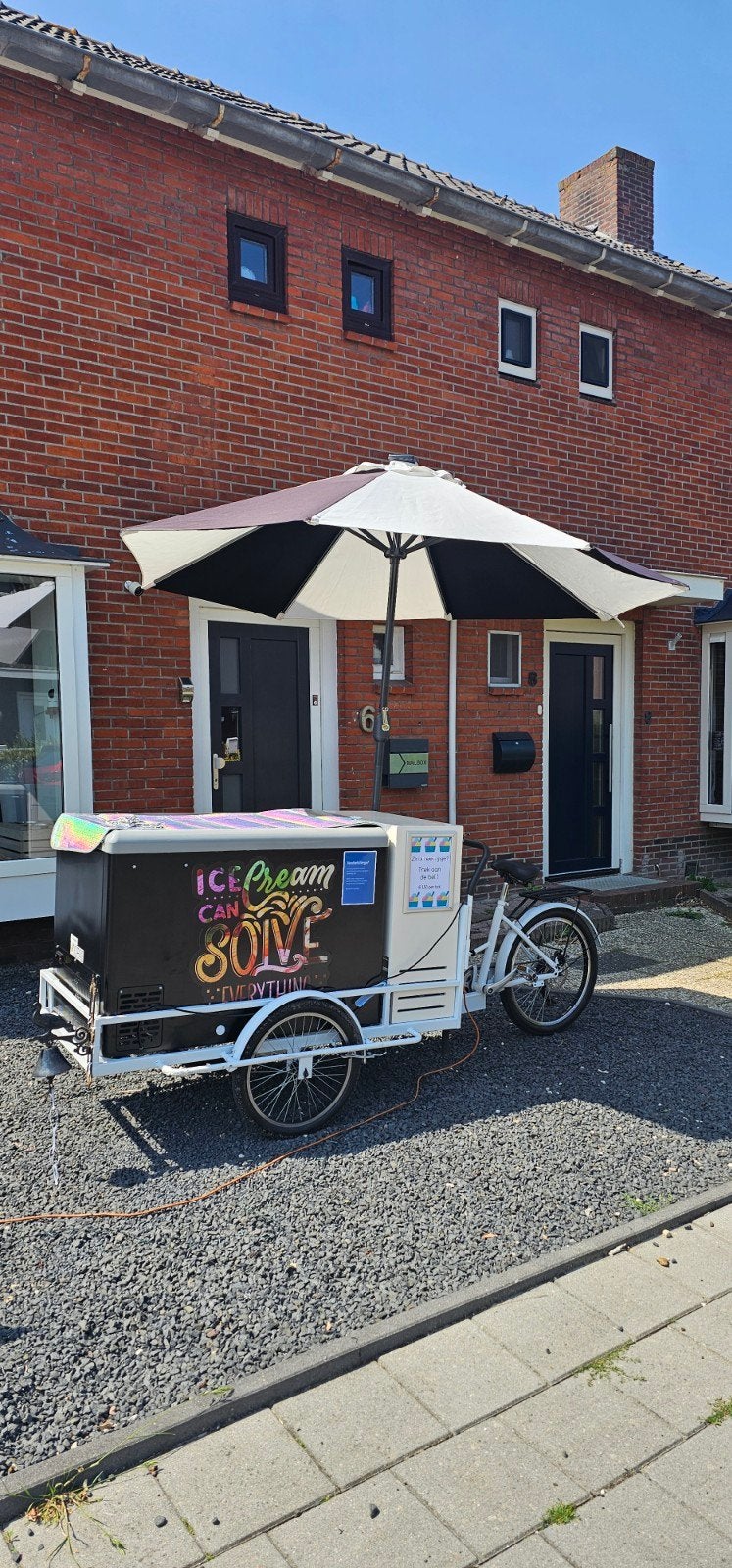 IJs bakfiets, inclusief 18x bak ijs en evt powerstation, Ophalen