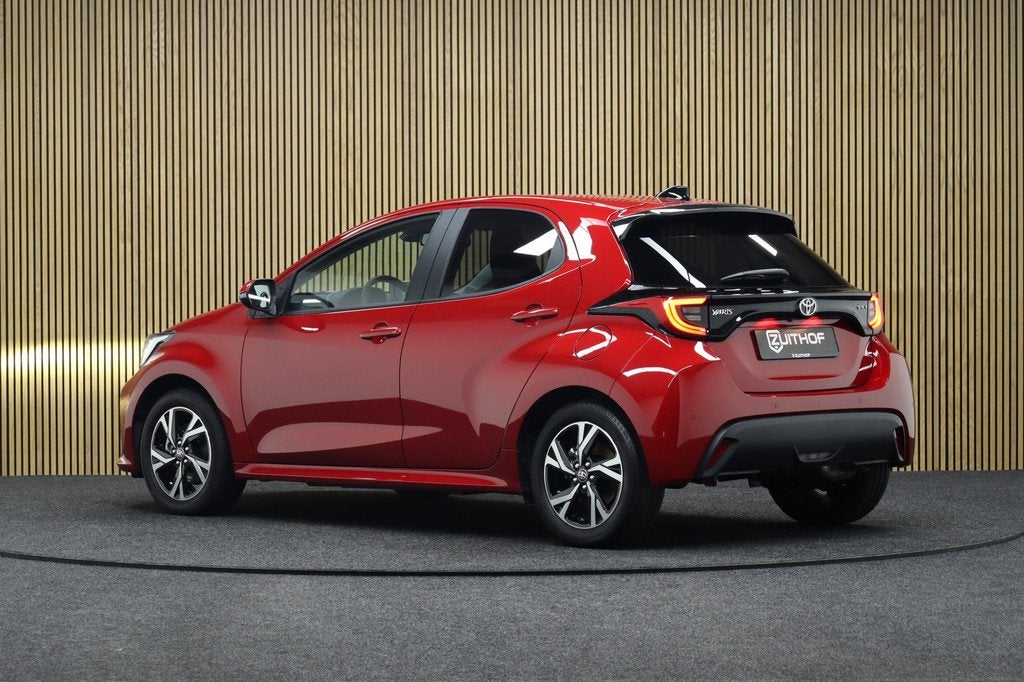 Toyota Yaris 1.5 Hybrid 115 Dynamic + Comfort Pack | Adaptiv, Auto's, Gebruikt, Zwart, Automatische klimaatregeling, Bedrijf