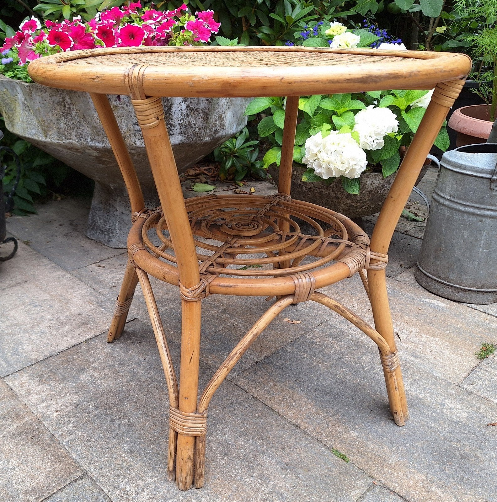 Vintage Rotan Bijzettafel, rond, Gebruikt, Vintage, Bohemian, Retro, Rond, 55 tot 75 cm