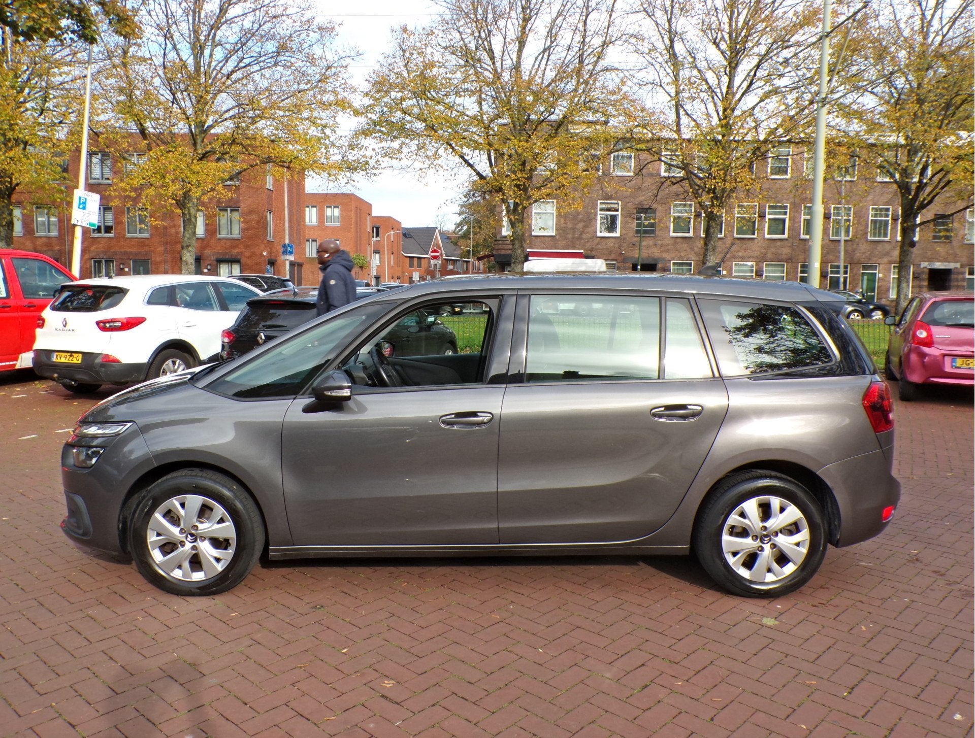 Citroën Grand C4 Spacetourer 1.2 PureTech Business AUTOMAAT, 15 km/l, Gebruikt, 1199 cc, C4 (Grand) Picasso