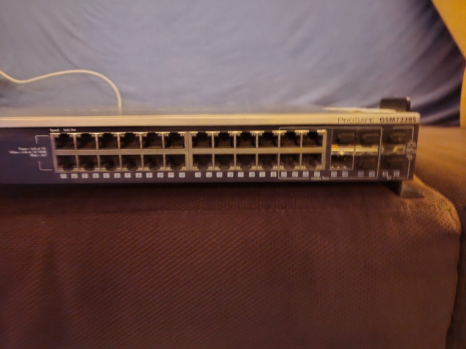 Netgear ProSafe GSM7328S 24+4 Gigabit L3 Managed Switch, Computers en Software, Ophalen, Gebruikt