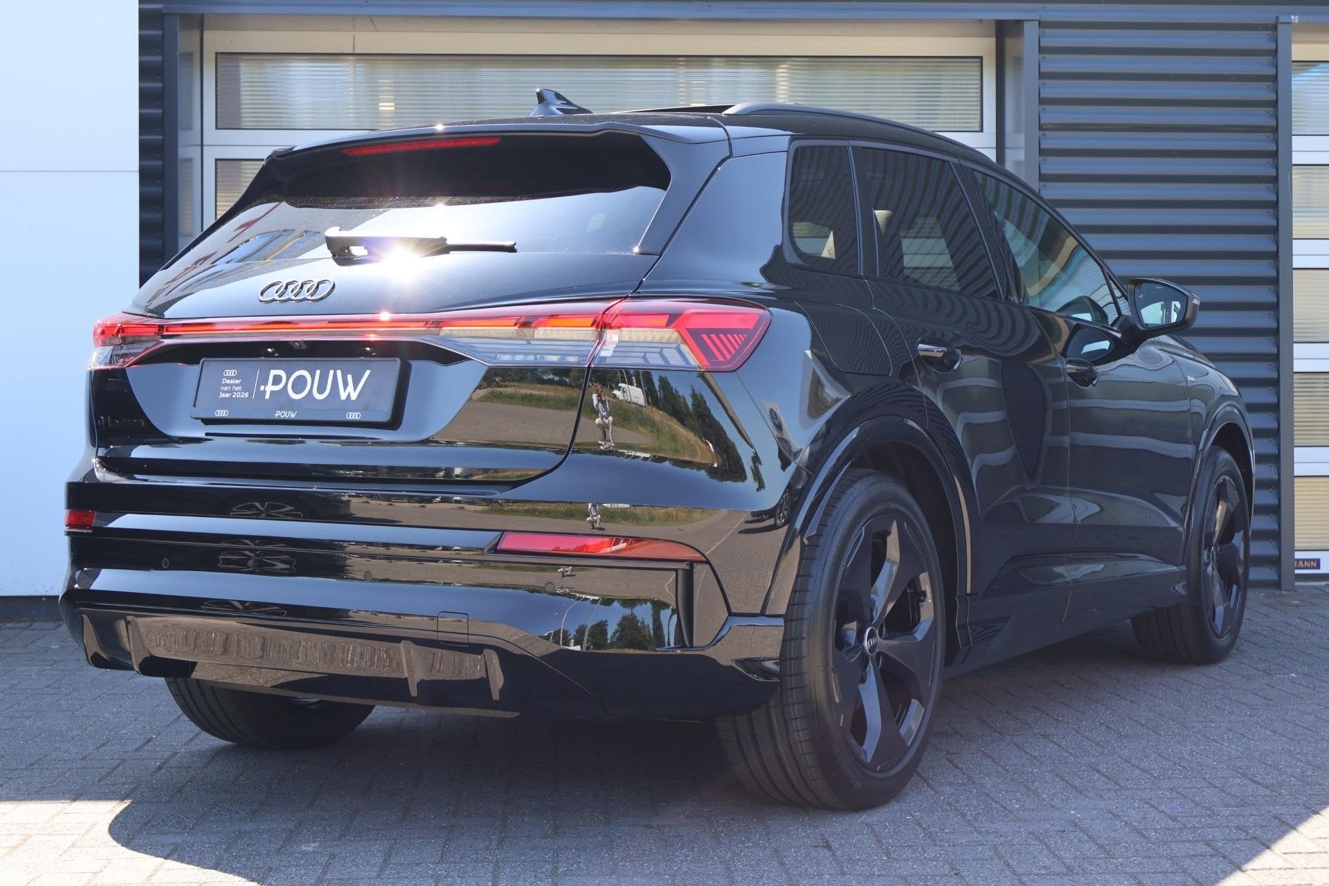 Audi Q4 e-tron 286pk S Edition 82 kWh | 20" Velgen | Panoram, Auto's, 12 maanden, Zwart, 82 kWh, Automatische klimaatregeling