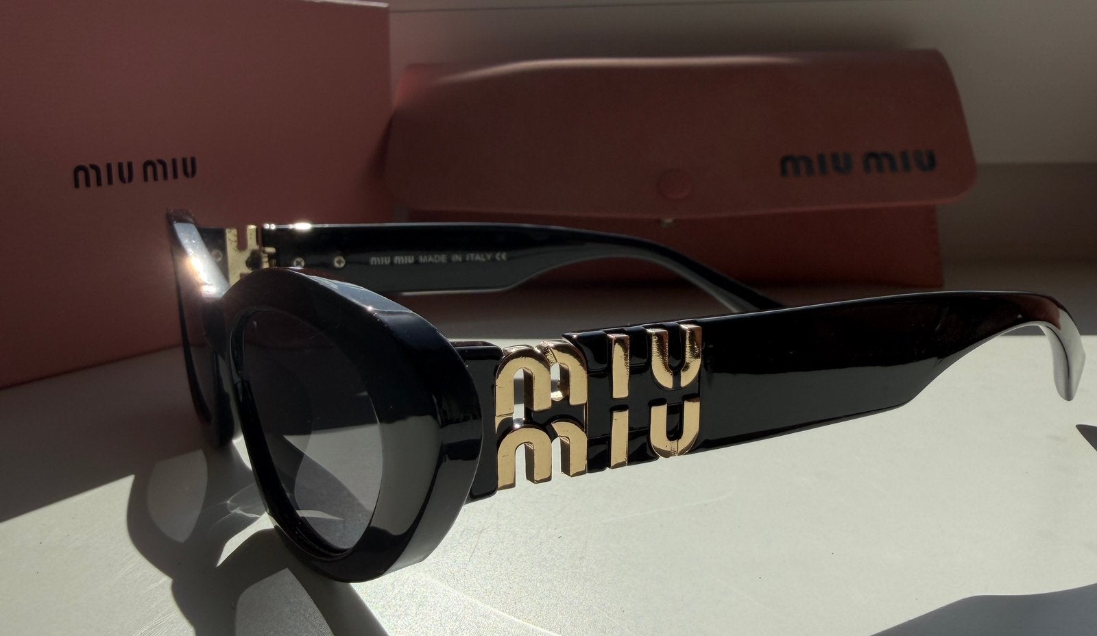 Miu Miu zonnebril., Zonnebril, Zwart, Nieuw, Ophalen